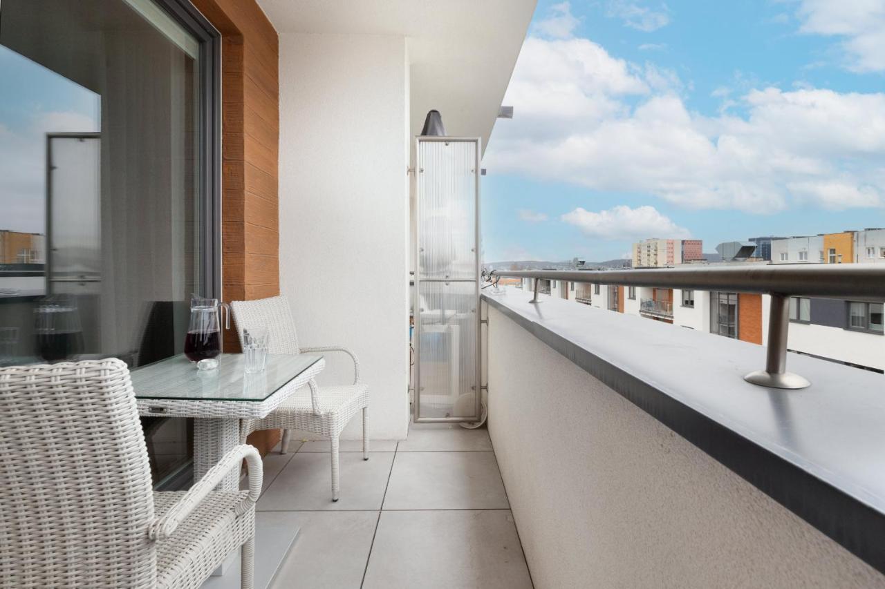 Superior Apartment With Balcony & Parking Gdansk By Noclegi Renters Prestige エクステリア 写真