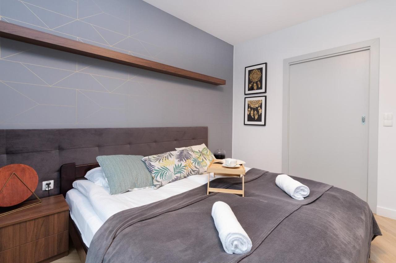 Superior Apartment With Balcony & Parking Gdansk By Noclegi Renters Prestige エクステリア 写真